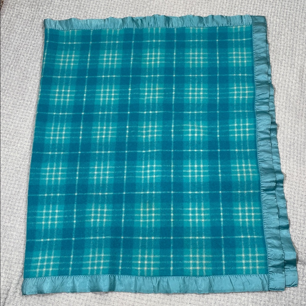 Retro MCM Vtg Turquoise Blue New Zealand Wool Plaid Satin Edge Princess Blanket